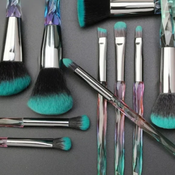 MYSTIC Topaz 10-piece Vegan Makeup Brush Set - Picture 3 of 9